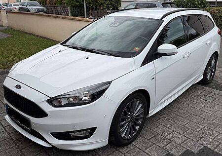 Ford Focus Focus Turnier 1.0 EcoBoost Start-Stopp-System ST-Line