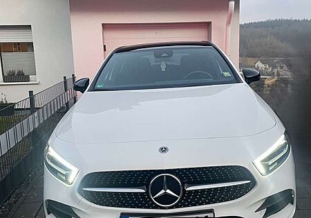 Mercedes-Benz A 250 e 8G-DCT AMG Line