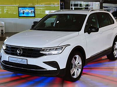 Volkswagen Tiguan Active*KLIMAAUT*PDC*ALU*SHZ*TEMPOMAT*LED*
