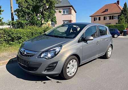Opel Corsa Navi * Einparkhilfe * Anhängekupplung
