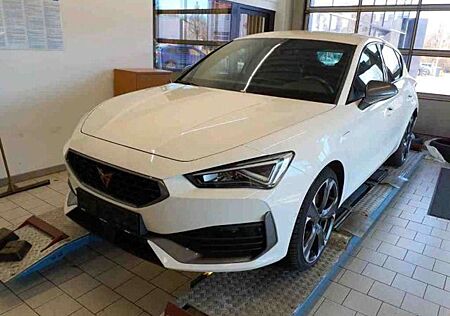 Cupra Leon VZ eHybrid LM19 FULL-LINK KAMERA ACC NAVI