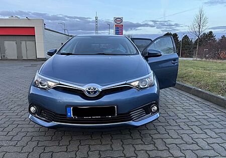 Toyota Auris EDITION - mit Fahradträger