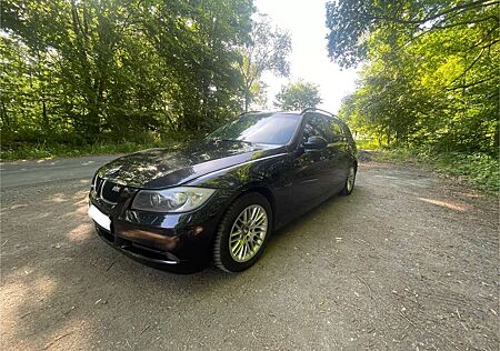 BMW 320i 320