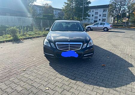 Mercedes-Benz E 200 T CGI BlueEFFICIENCY 7G-TRONIC Avantgarde