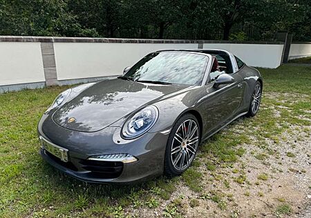 Porsche 991 Targa 4S - WLS - GTS Interieur - Schalter