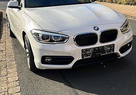 BMW 120d 120 Sport-Aut. Sport Line