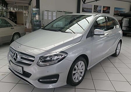 Mercedes-Benz B 180 7G-DCT Style Navi SHZ Klima Parkassistent