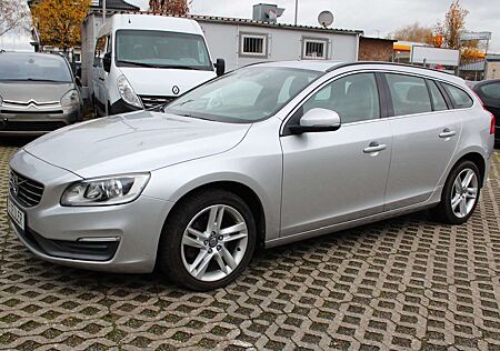 Volvo V60 2,0d/AUT/VOLLLEDER/NAVI/SITZHEIZ/SCHIEBEDACH