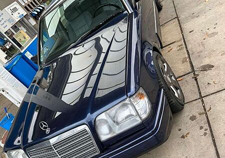 Mercedes-Benz E 200 Automatic/Tüv new/ E-class