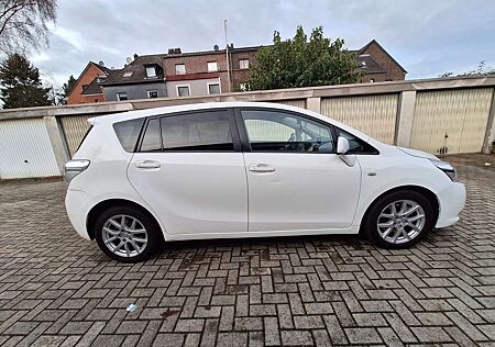 Toyota Corolla Verso 2.2 D-CAT DPF Executive