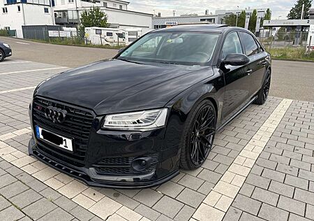 Audi A8 Langversion mit Panoramadach