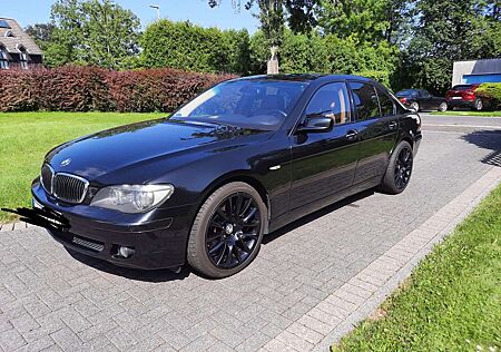 BMW 740i 740