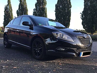 Lancia Delta 1.4 T-Jet Silver, Klima, PDC, Alu 17", AHK