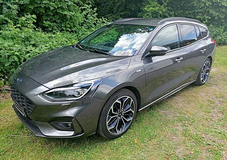 Ford Focus Turnier 1.5 TDCi Autom ST-Line AHK ACC SpHA 18"LED