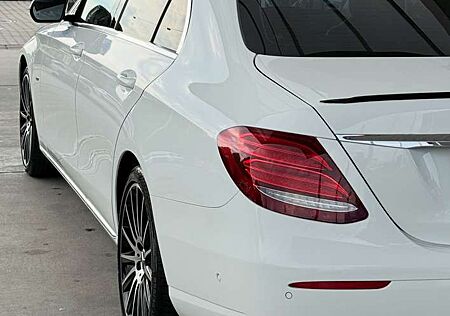 Mercedes-Benz E 200 (213.042)