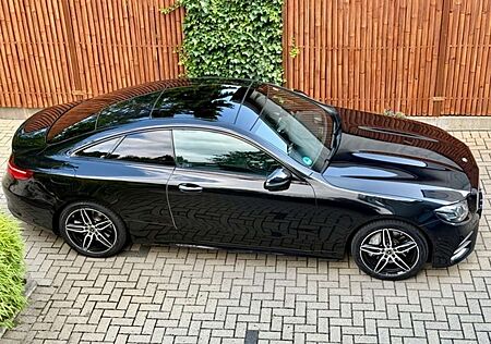 Mercedes-Benz E 400 4Matic Coupe 9G-TRONICAMG Line
