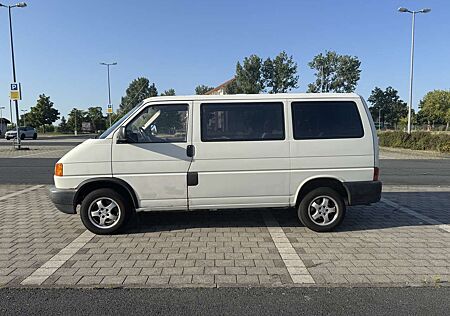 VW T4 Kombi Volkswagen 9 Sitze, AHK, grüne Plakette, regelmäßig gewart
