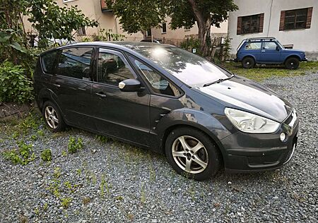 Ford S-Max 2.0 TDCi DPF Titanium