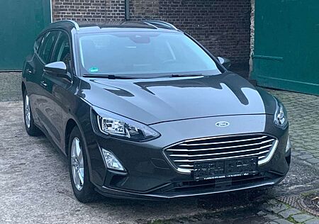 Ford Focus gebraucht kaufen Ford Focus 1,5 EcoBlue Cool & Connect Kamera Autom