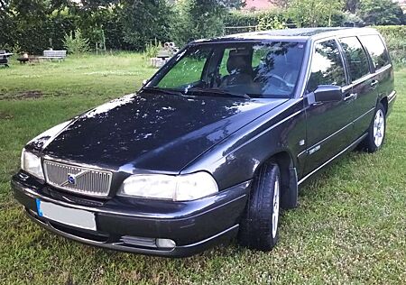 Volvo V70 2.5