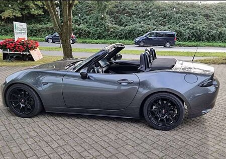 Mazda MX-5 RF SKYACTIV-G 184 Exclusive-Line