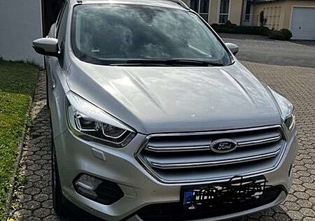 Ford Kuga 1.5 TDCi 2x4 Titanium
