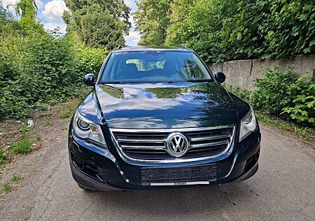 VW Tiguan Volkswagen Track