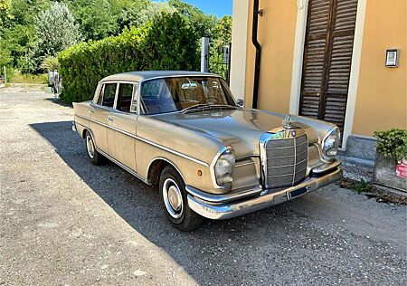 Mercedes-Benz 300 W112 300SE