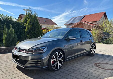 VW Golf GTI Volkswagen (BlueMotion Technology) Performance