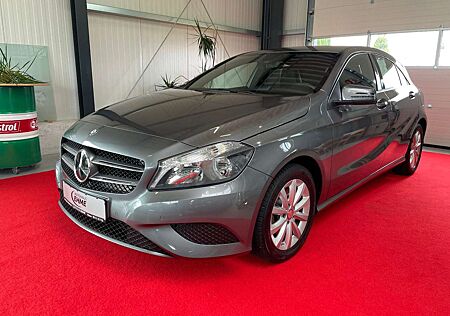 Mercedes-Benz A 180 STYLE BlueEff *PDC*SHZ*GRA*NAV*ALU*HU NEU*