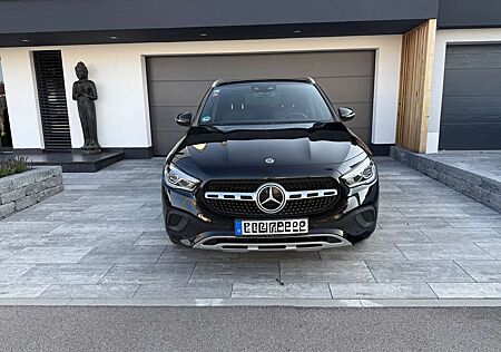 Mercedes-Benz GLA 200 7G-DCT