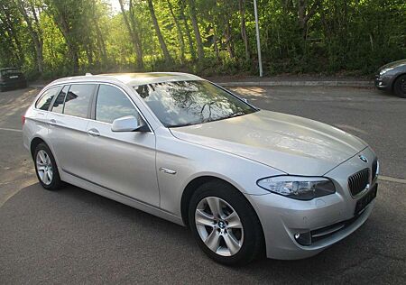 BMW 525 Baureihe 5 Touring d*LEDER**PANOROMADACH