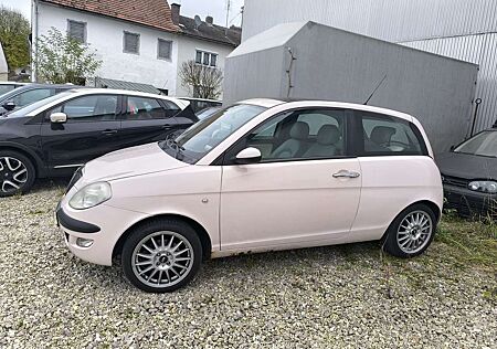 Lancia Ypsilon ersatzteilspender