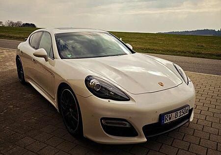 Porsche Panamera Turbo