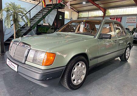 Mercedes-Benz 200 gebraucht kaufen Mercedes-Benz 200 *TOP*GARAGE*RENTNER*H-KENNZEICH*TÜV NEU