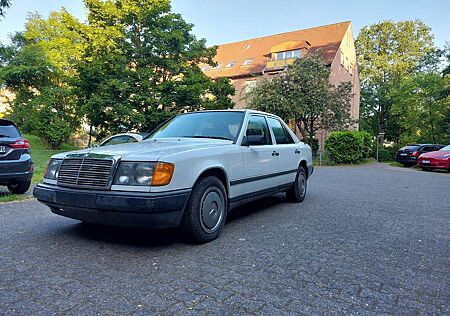 Mercedes-Benz E 260