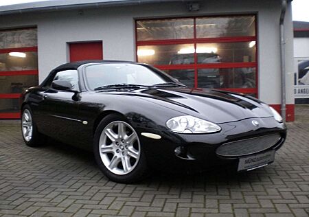 Jaguar XK8 Convertible 4.0