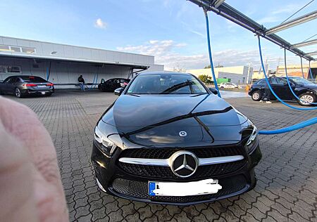 Mercedes-Benz A 220 A-Klasse Limousine 4Matic