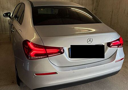 Mercedes-Benz A 200 A-Klasse Limousine 7G-DCT Edition 19