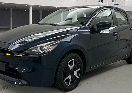 Mazda 2 Lim. Center-Line