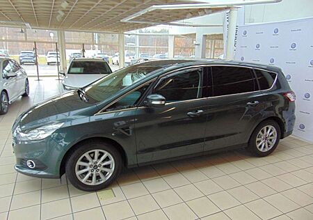 Ford S-Max Titanium