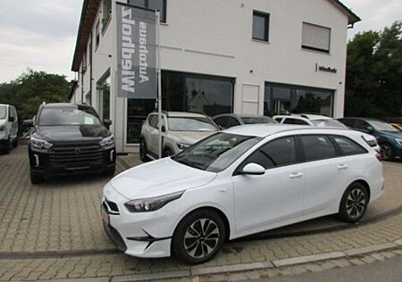 Kia Cee'd Ceed / SW 1.5 T-GDI DCT7 OPF Vision Navi Klima Alus PDC