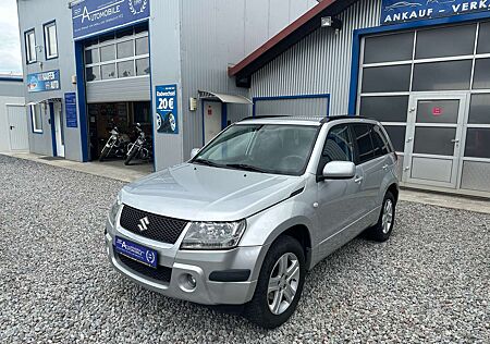 Suzuki Grand Vitara 2.0 Club AUT. 4x4 NAVI SHZ AHK PDC