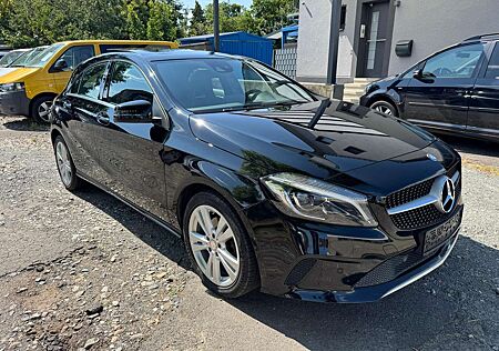 Mercedes-Benz A 160 Klima Panorama Kamera Navi PDC 1 Hand