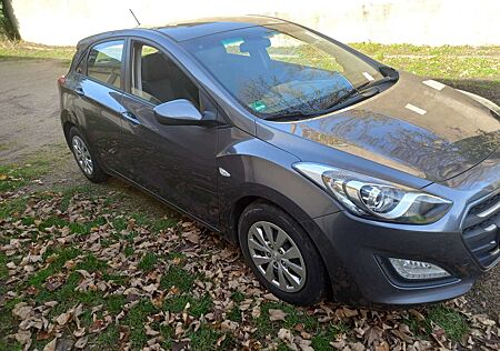 Hyundai i30 -RCDI-1.HAND-MOD-2016-SCHECKHEFT