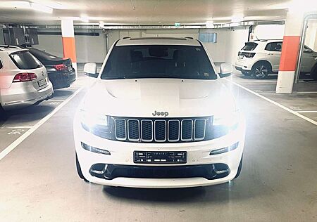 Jeep Grand Cherokee SRT8