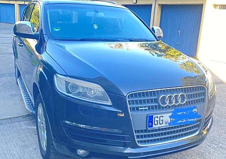Audi Q7 4.2 TDI DPF quattro tiptronic