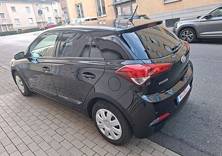 Hyundai i20 Passion 1 HAND TÜV NEU