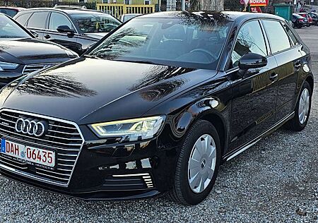 Audi A3 Sportback 40 e-tron S-Tronic *LED*Navi*Assist*Shz.