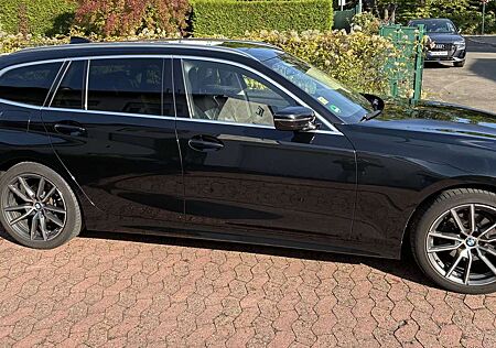 BMW 320i 320 Touring Aut.